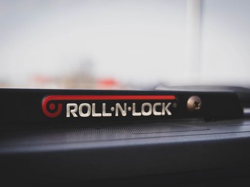 Used 2018 Chevrolet Silverado 2500 LT w/ Midnight Edition image 10