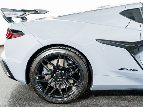 Used 2025 Chevrolet Corvette Z06 image 8