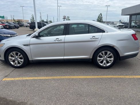 Used 2011 Ford Taurus SEL FWD image 4