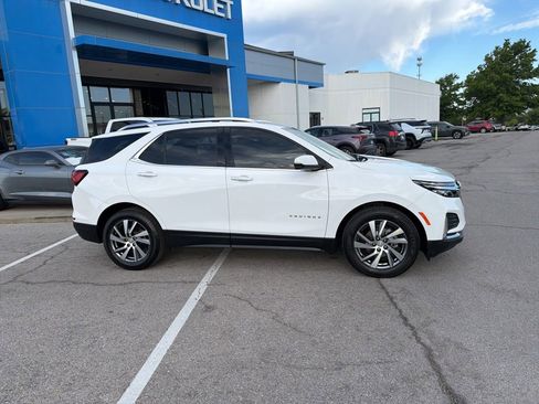 Certified 2022 Chevrolet Equinox Premier FWD image 2