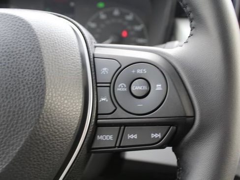 Certified 2025 Toyota Corolla SE FWD image 40