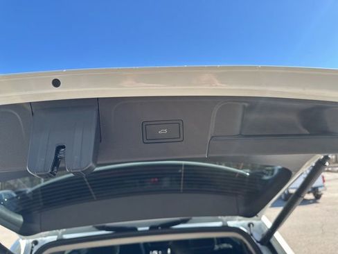 New 2026 Volkswagen Atlas SEL Premium R-Line AWD/4WD image 9