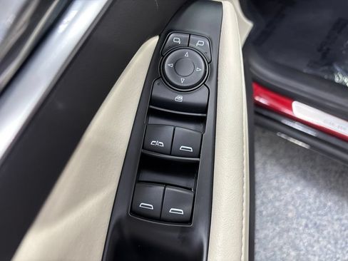 Used 2023 Buick Enclave Essence AWD/4WD image 33