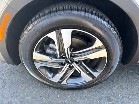 Certified 2023 Kia Sorento EX AWD/4WD image 11