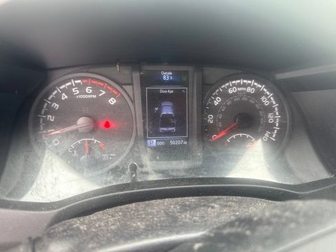 Used 2022 Toyota Tacoma SR w/ SR Convenience Package RWD image 7