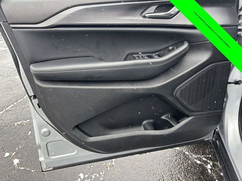 Used 2024 Jeep Grand Cherokee L Altitude image 10