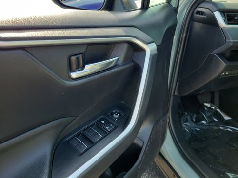 Used 2022 Toyota RAV4 XLE Premium w/ Carpet Mat Package (TMS) AWD/4WD image 18