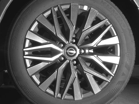 Used 2025 Nissan Altima 2.5 SV FWD image 14