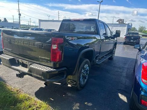 Used 2022 Chevrolet Silverado 2500 Custom AWD/4WD image 8