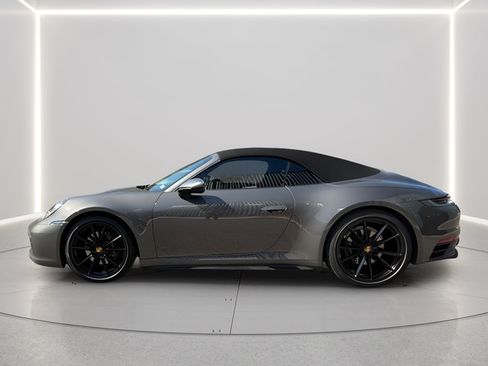 Used 2020 Porsche 911 Carrera RWD image 3