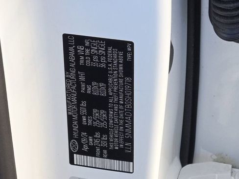 Used 2025 Genesis GV70 2.5T w/ Select Package image 21