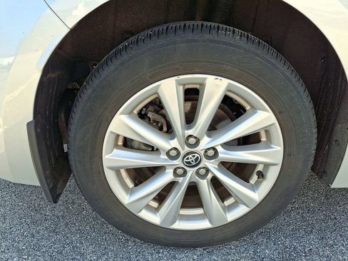 Used 2023 Toyota Corolla LE w/ LE Convenience Package FWD image 9