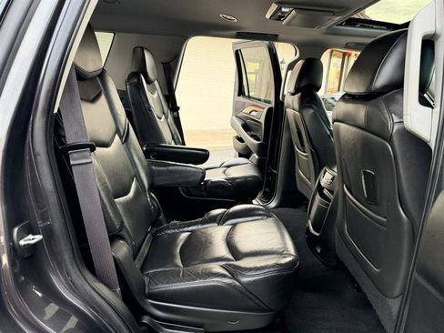 Used 2017 Cadillac Escalade Luxury AWD/4WD image 17
