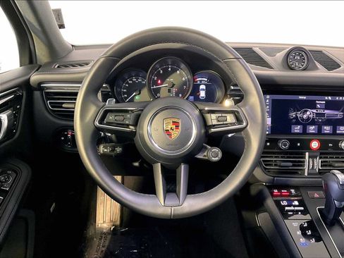 Certified 2026 Porsche Macan AWD/4WD image 15