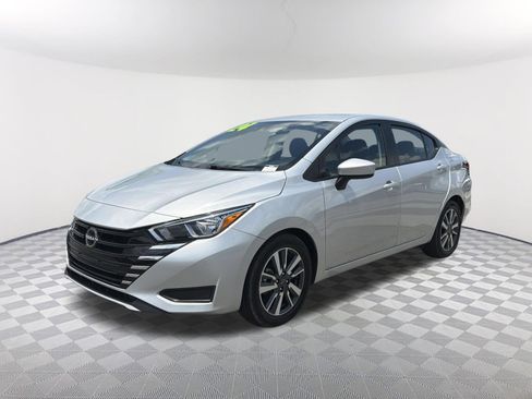 Used 2024 Nissan Versa SV FWD image 3