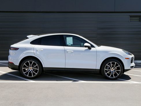 Certified 2022 Porsche Cayenne Platinum Edition AWD/4WD image 8