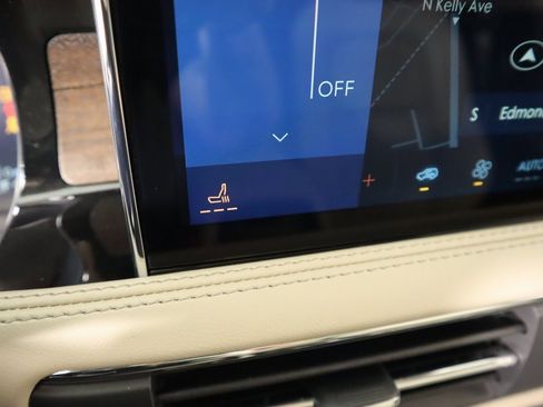 New 2025 Lincoln Corsair Grand Touring image 8