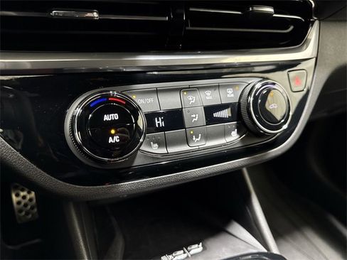 Certified 2024 Buick Envista Sport Touring w/ Convenience I Package image 19