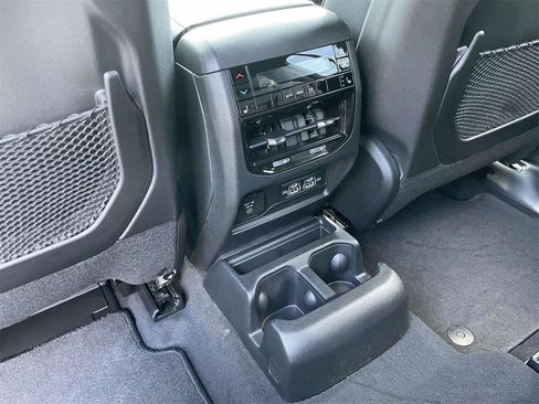 New 2025 Jeep Grand Cherokee L Limited w/ Luxury Tech Group II image 30