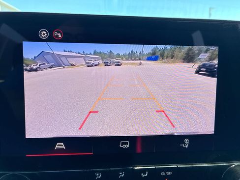 Used 2025 GMC Canyon Elevation w/ Convenience Package RWD image 15