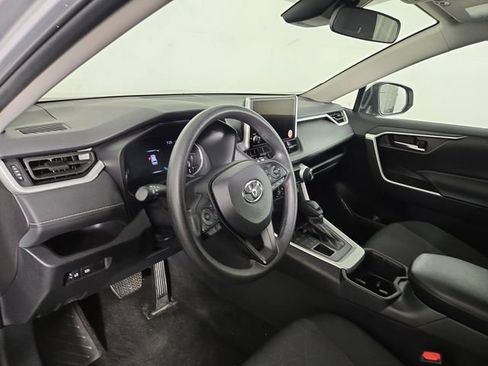 Used 2025 Toyota RAV4 XLE image 15
