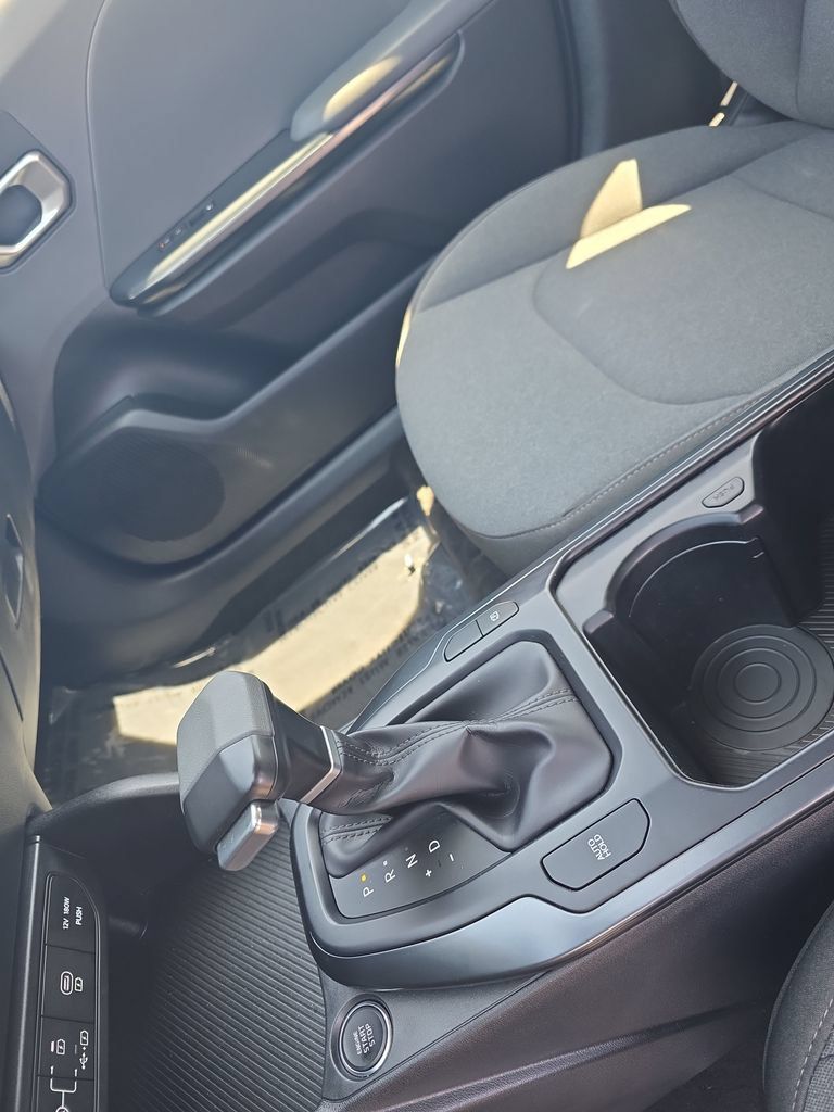Used 2025 Kia K4 FWD image 22