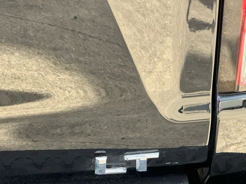 Used 2023 Chevrolet Colorado LT w/ LT Convenience Package II image 31