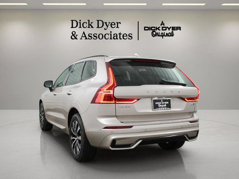 Used 2025 Volvo XC60 B5 Plus w/ Protection Package Premier AWD/4WD image 9