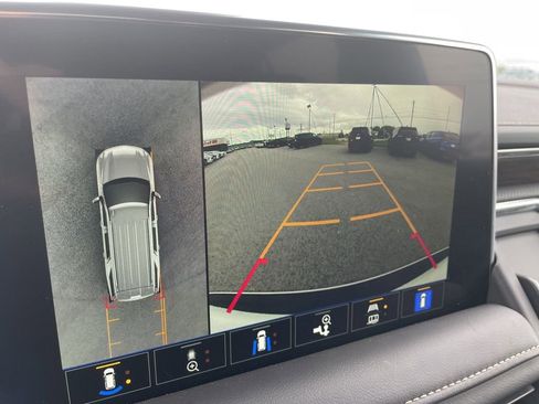 Used 2024 Chevrolet Tahoe Premier AWD/4WD image 23