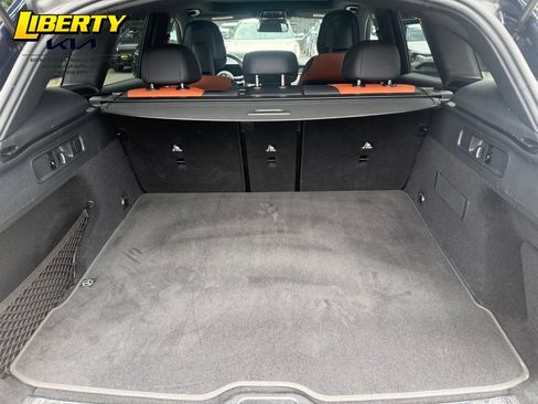 Used 2024 Mercedes-Benz GLC 300 4MATIC image 11