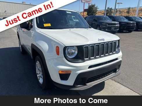 Used 2023 Jeep Renegade Latitude AWD/4WD image 8