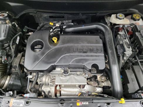 Used 2023 Chevrolet Equinox RS FWD image 30