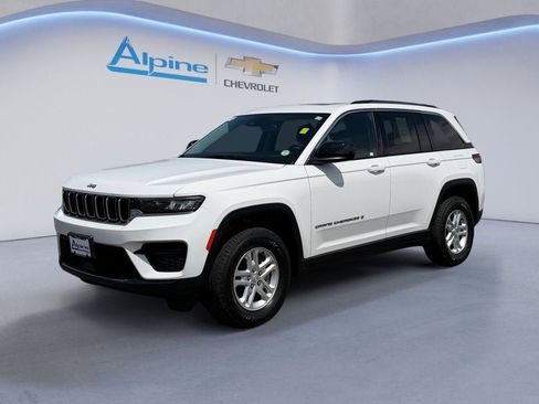 Used 2023 Jeep Grand Cherokee Laredo w/ Luxury Tech Group I AWD/4WD image 1