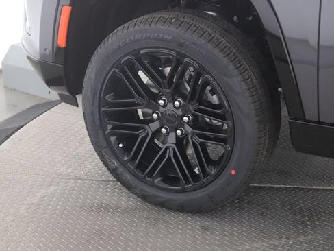 New 2026 Jeep Grand Wagoneer Limited AWD/4WD image 13