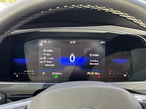 Used 2022 Volkswagen Tiguan SE w/ Panoramic Sunroof Package image 37