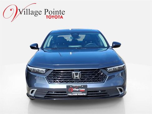 Used 2023 Honda Accord Touring image 2