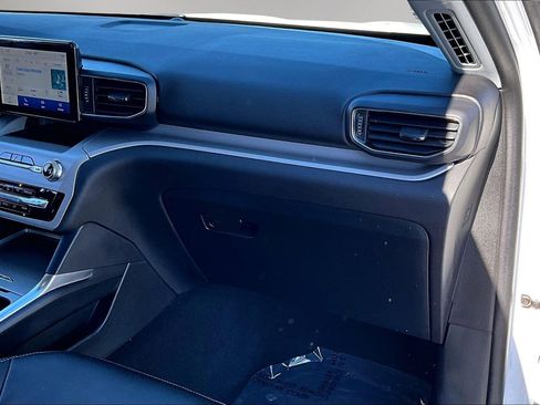 Used 2024 Ford Explorer XLT w/ Equipment Group 202A image 26