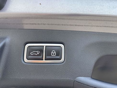 Used 2023 Kia Sorento SX FWD image 9