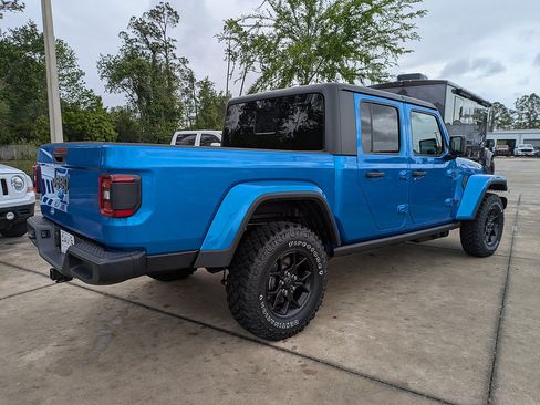 New 2026 Jeep Gladiator Sport AWD/4WD image 4