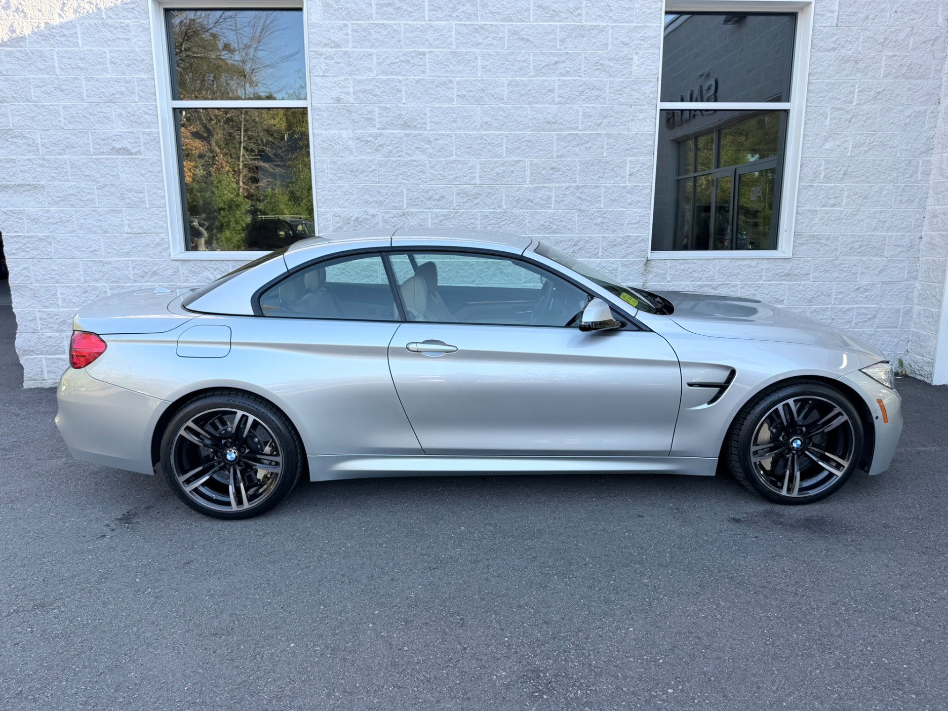 Used 2015 BMW M4 Convertible RWD image 55