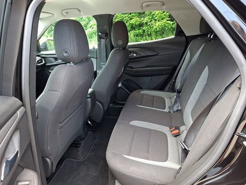 Used 2023 Chevrolet TrailBlazer LT w/ Convenience Package FWD image 16