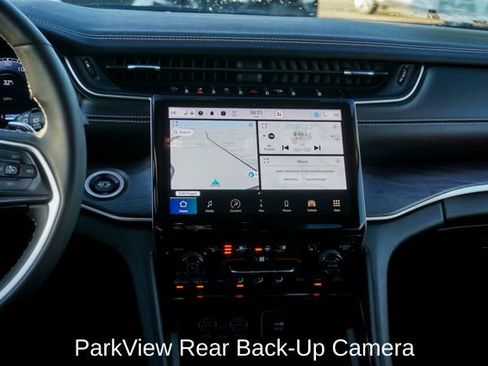 Used 2023 Jeep Grand Cherokee Limited w/ Luxury Tech Group II image 13