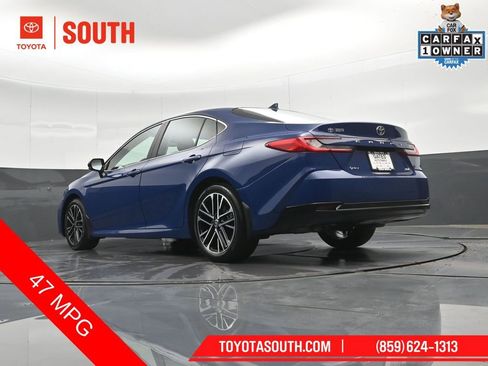 Used 2025 Toyota Camry XLE FWD image 43