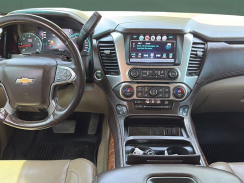 Used 2019 Chevrolet Tahoe Premier AWD/4WD image 24
