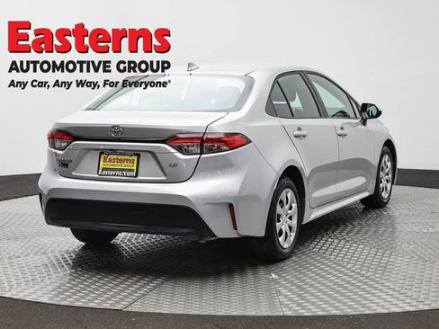 Used 2024 Toyota Corolla LE FWD image 5
