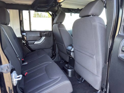 Used 2014 Jeep Wrangler Unlimited Sahara w/ Connectivity Group image 12