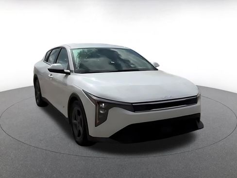 Used 2025 Kia K4 FWD image 3