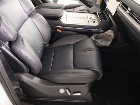 New 2026 Lincoln Navigator L Reserve AWD/4WD image 14