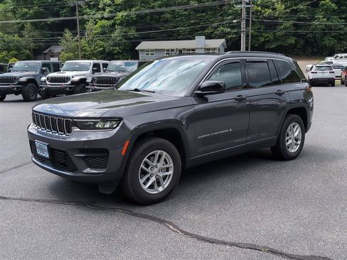 Certified 2025 Jeep Grand Cherokee Laredo X w/ Luxury Tech Group I AWD/4WD image 40