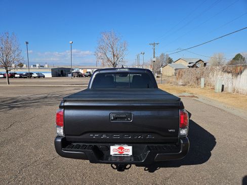 Used 2021 Toyota Tacoma TRD Off-Road w/ TRD Premium Off Road Package image 7
